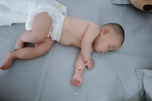 临夏宝宝脸上有白色斑块 临夏宝宝脸上有白色斑块